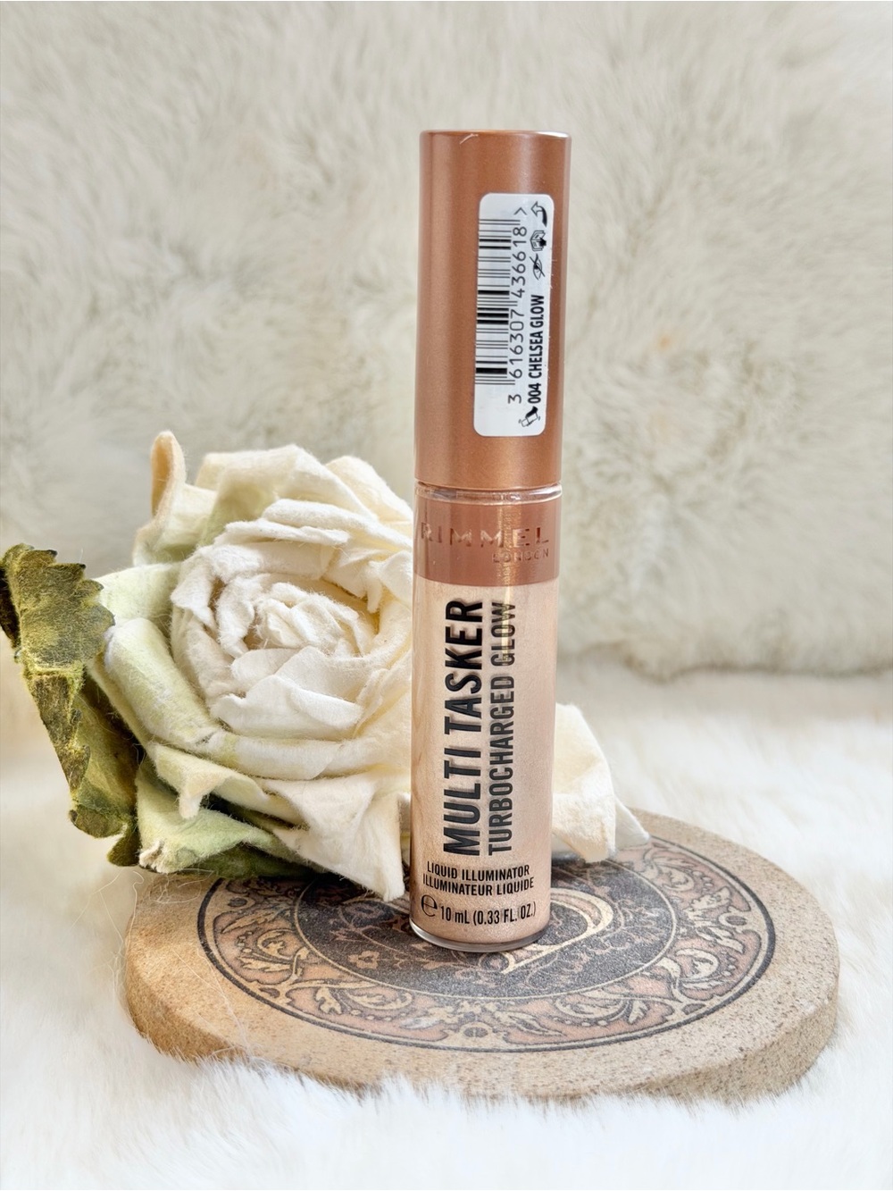 Rimmel London Multi Tasker Liquid Illuminator - Chelsea Glow Shimmer